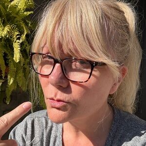 Meet your Posher, Sabine